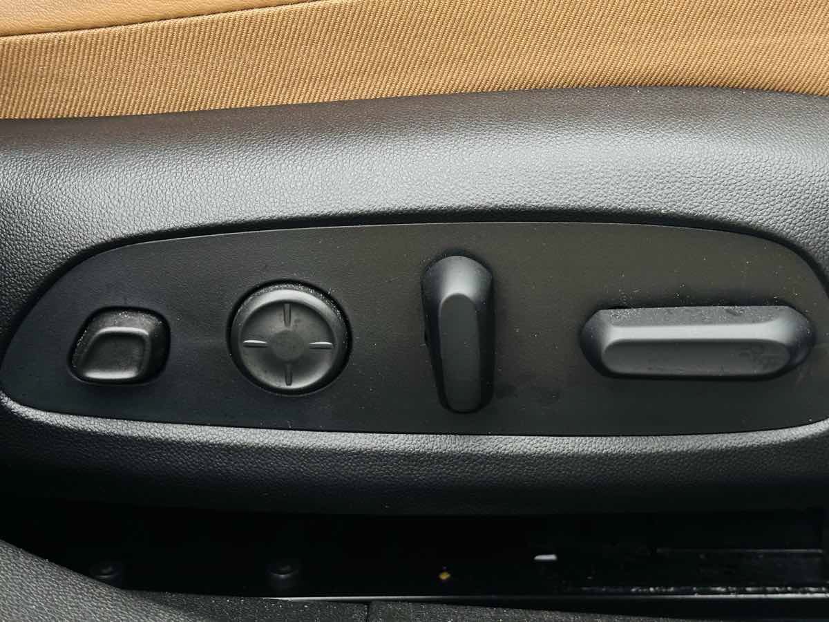 Used 2017 Buick LaCrosse Premium w/ Driver Confidence Package #2 AWD/4WD image 42