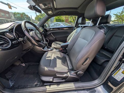 Used 2019 Volkswagen Beetle 2.0T SE FWD image 14
