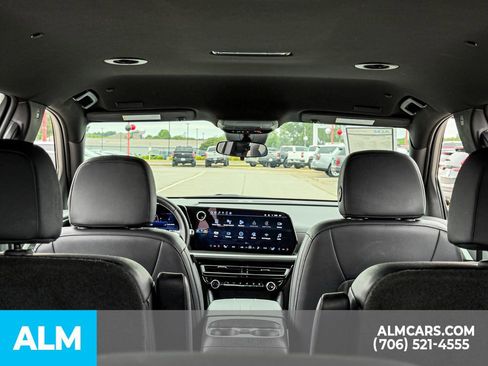 Used 2025 Chevrolet Traverse LT AWD/4WD image 17