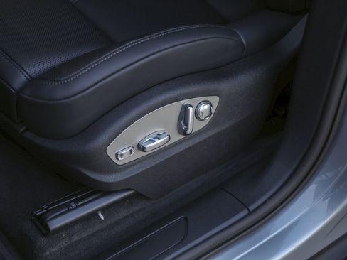 New 2026 Porsche Macan image 15