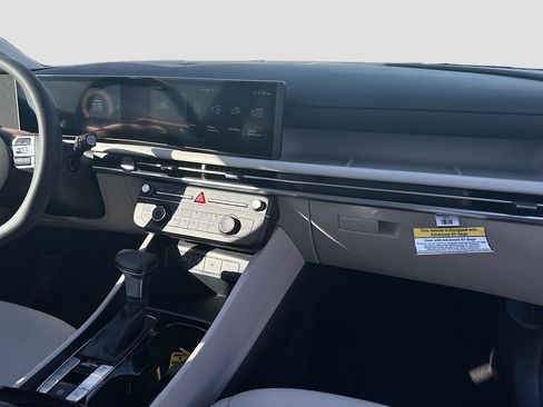 New 2026 Hyundai Tucson SE image 21