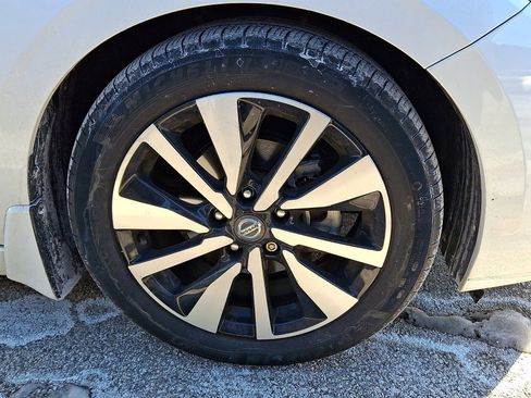 Certified 2022 Nissan Sentra SV w/ SV Premium Package image 4