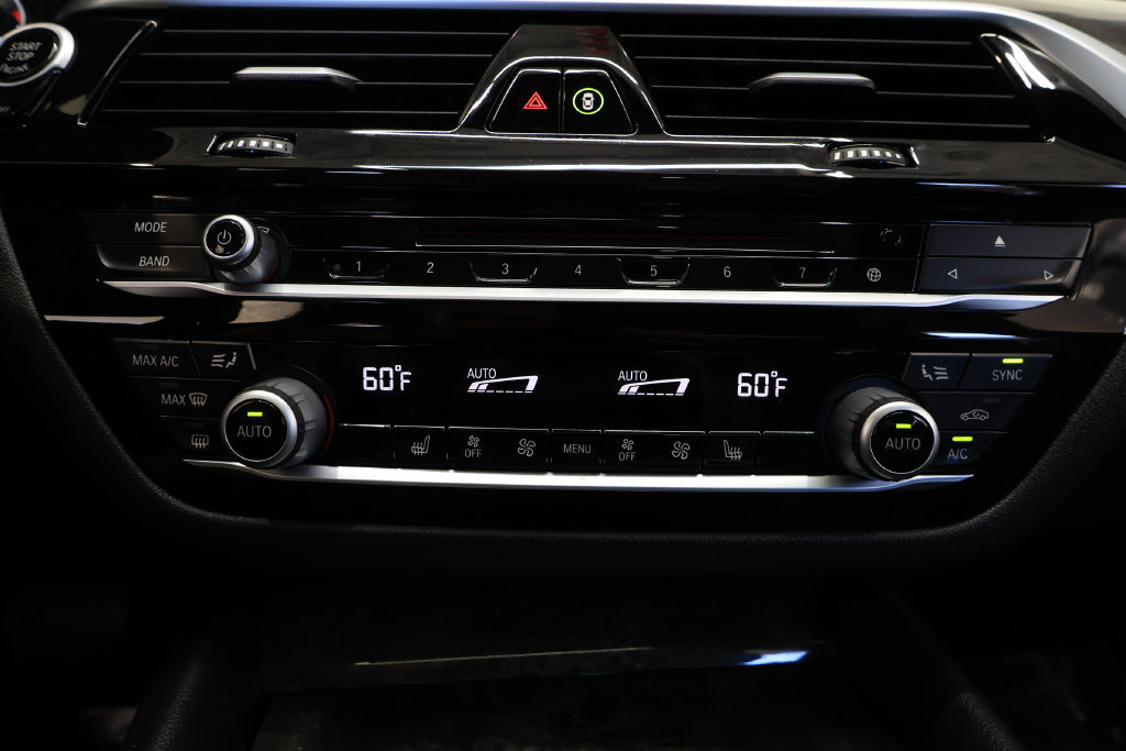 Used 2019 BMW 540i w/ Convenience Package RWD image 29