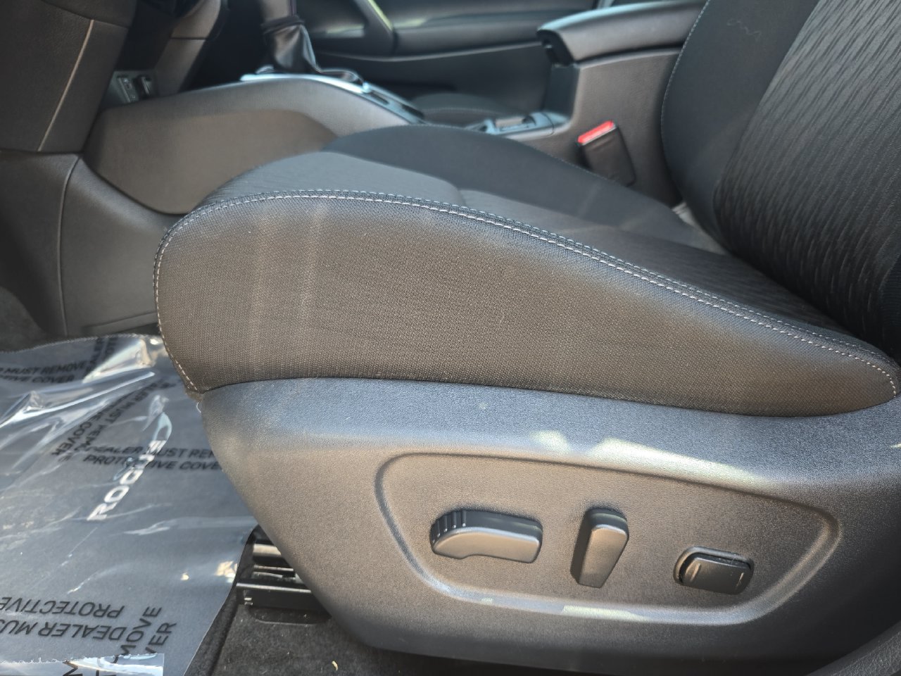 Used 2017 Nissan Rogue SV FWD image 27