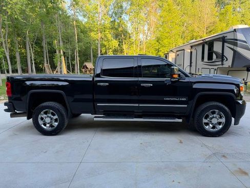 Used 2019 GMC Sierra 3500 Denali AWD/4WD image 5