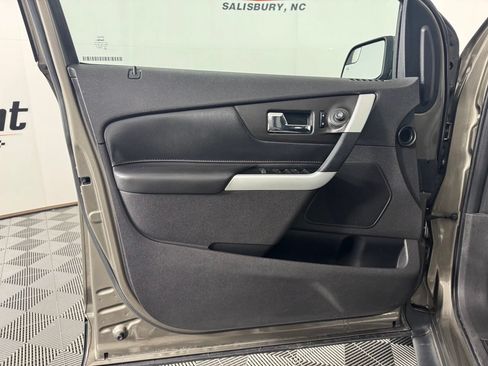 Used 2012 Ford Edge SEL FWD image 9