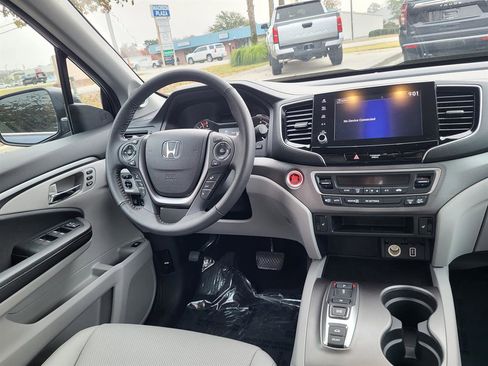 Certified 2023 Honda Ridgeline RTL image 16
