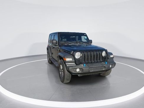 Used 2023 Jeep Wrangler Sport image 3