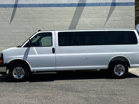 Certified 2025 GMC Savana 3500 LT w/ LT Preferred Equipment Group RWD image 7