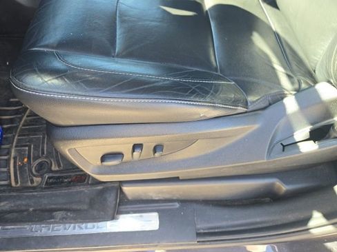 Used 2018 Chevrolet Suburban LT image 8