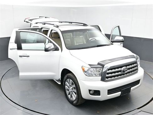Used 2017 Toyota Sequoia Limited image 57