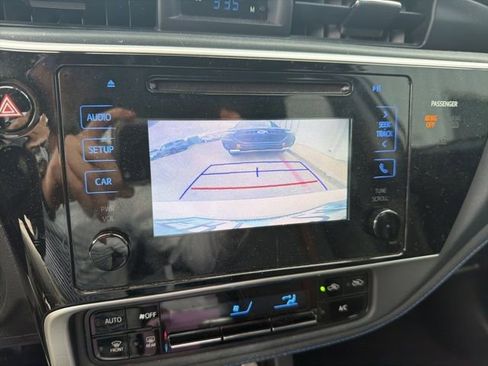 Used 2017 Toyota Corolla SE FWD image 12