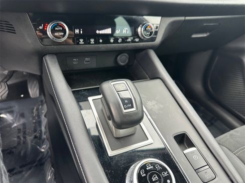 Used 2023 Mitsubishi Outlander SE image 21