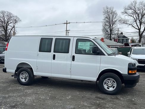 New 2025 Chevrolet Express 2500 RWD image 6