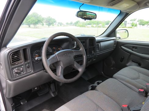 Used 2003 Chevrolet Silverado 1500 2WD Regular Cab w/ Exterior Appearance Package image 17