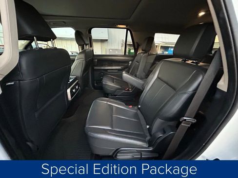 Used 2022 Ford Expedition XLT image 19