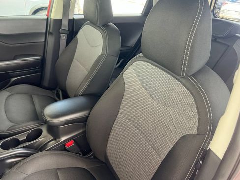 Used 2017 Kia Soul + w/ Designer's Package FWD image 4