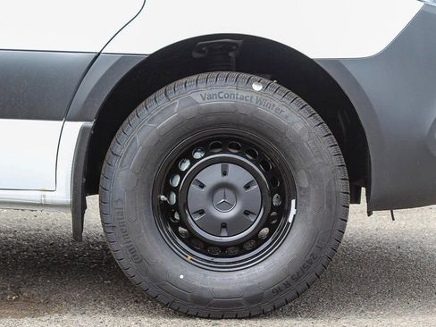 Used 2024 Mercedes-Benz Sprinter 144 Cargo image 18