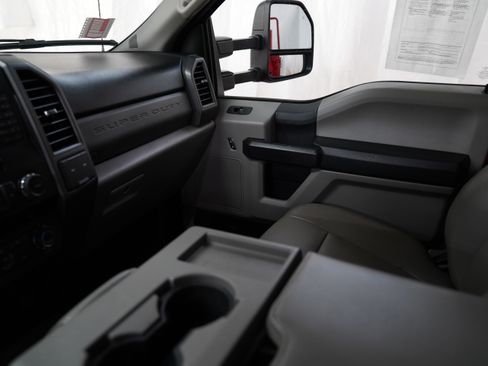 Used 2019 Ford F550 4x4 Regular Cab Super Duty image 10