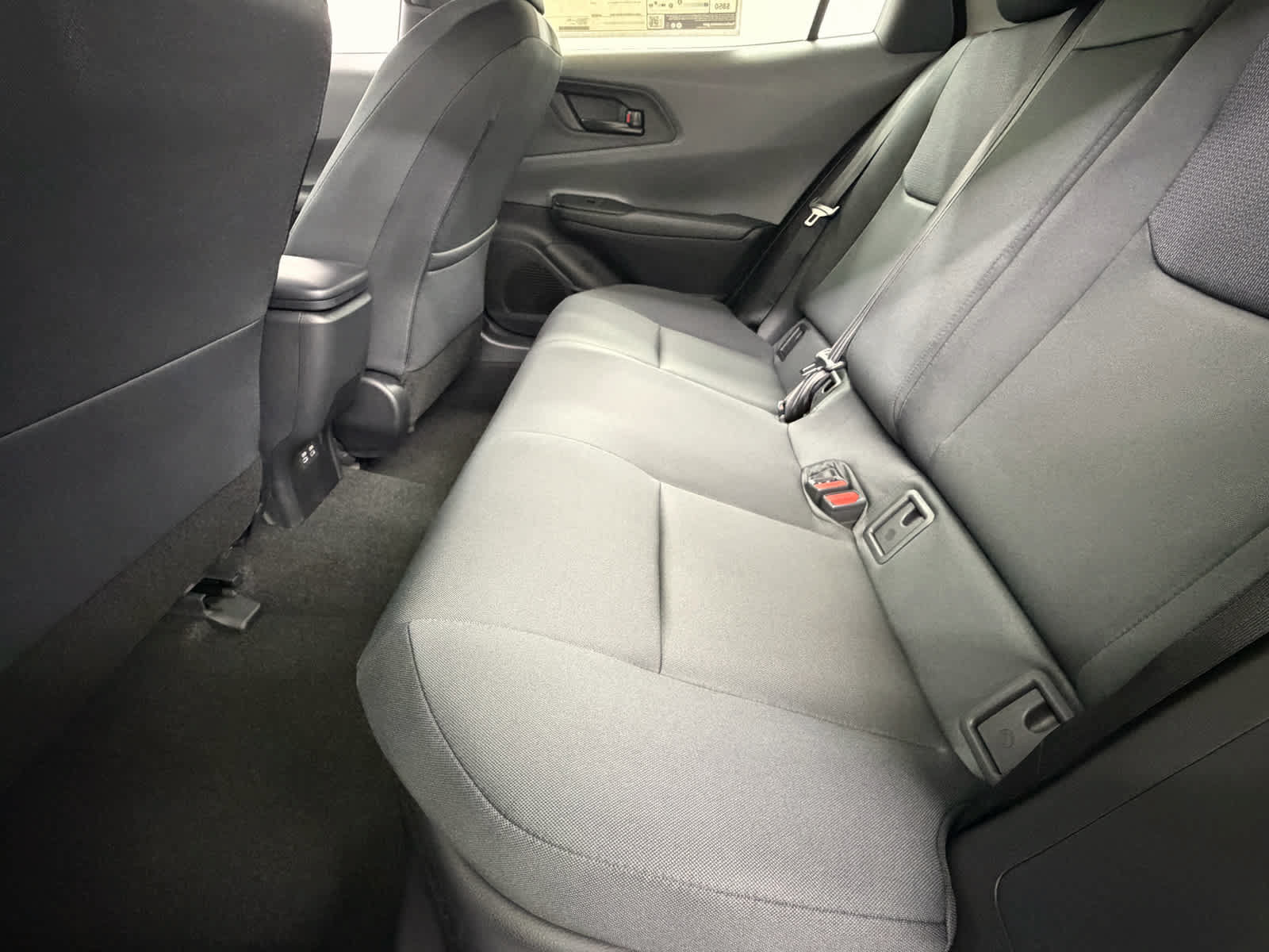 New 2027 Toyota Prius LE FWD image 28
