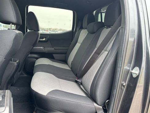 Used 2023 Toyota Tacoma TRD Off-Road image 10