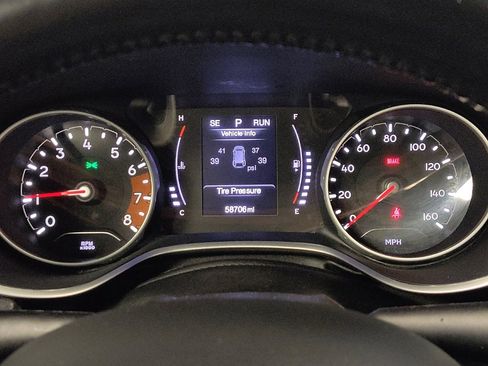 Used 2019 Jeep Compass Latitude FWD image 23