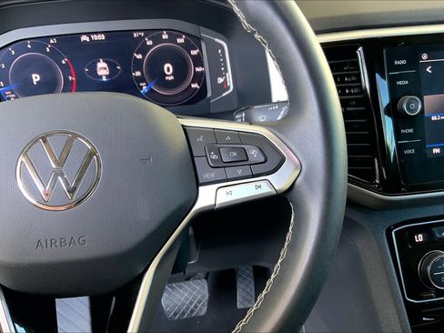 Used 2023 Volkswagen Atlas SE w/ Panoramic Sunroof Package FWD image 25