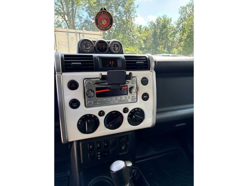 Used 2013 Toyota FJ Cruiser 4WD w/ Upgrade Pkg image 11