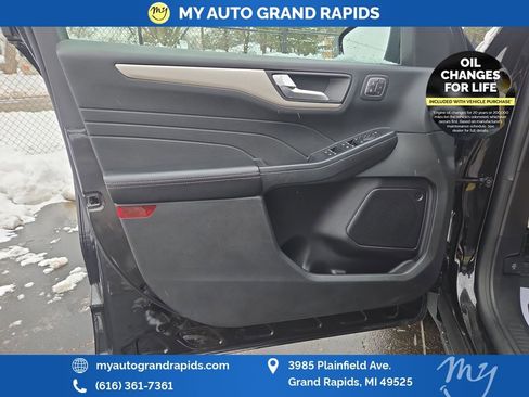 Used 2022 Ford Escape SEL w/ Technology Package image 10