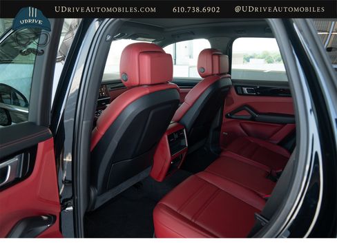 Used 2022 Porsche Cayenne AWD/4WD image 45