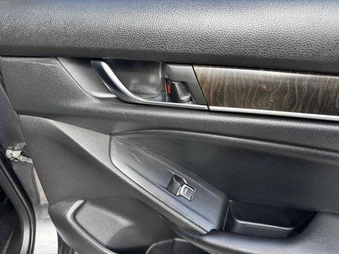 Used 2022 Honda Accord EX-L image 47