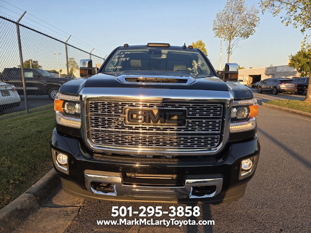 Used 2018 GMC Sierra 2500 Denali w/ Duramax Plus Package AWD/4WD image 2
