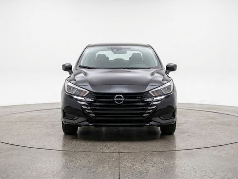 Used 2025 Nissan Versa SV FWD image 2