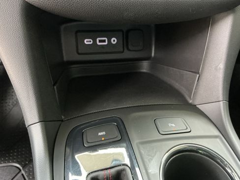 Used 2024 Chevrolet Equinox RS image 31