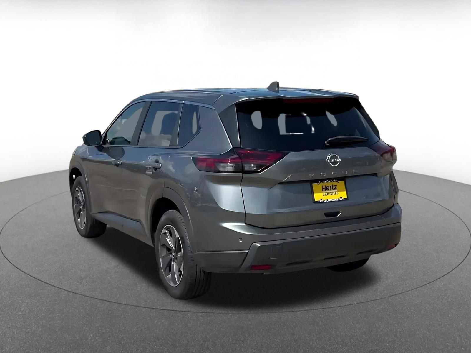 Used 2025 Nissan Rogue SV FWD image 10