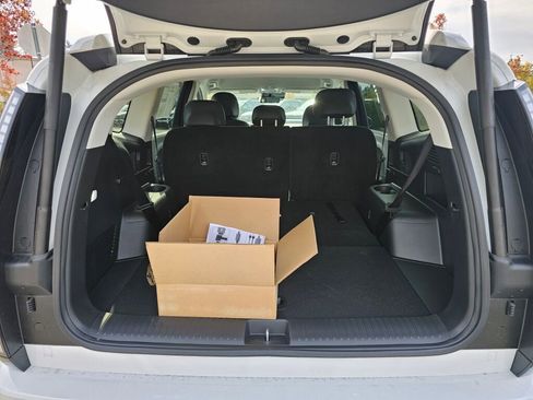 New 2026 Hyundai Ioniq 9 SEL image 13