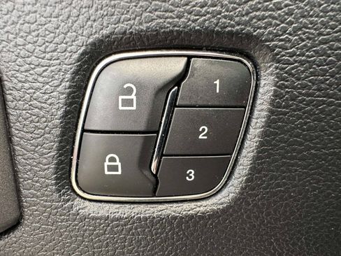 Used 2020 Ford F150 Platinum w/ Equipment Group 701A Luxury AWD/4WD image 34