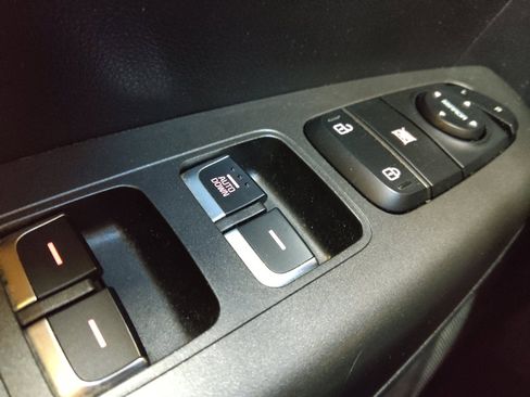 Used 2021 Kia Sportage LX image 27