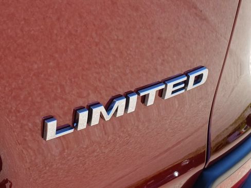 Used 2021 Jeep Cherokee Limited AWD/4WD image 35