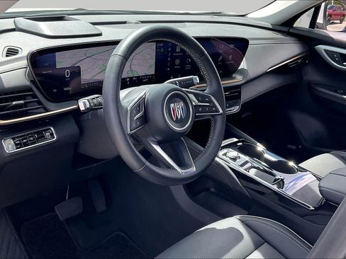 Certified 2025 Buick Envision Avenir AWD/4WD image 18