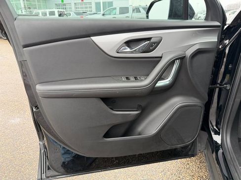 Used 2025 Chevrolet Blazer LT image 18