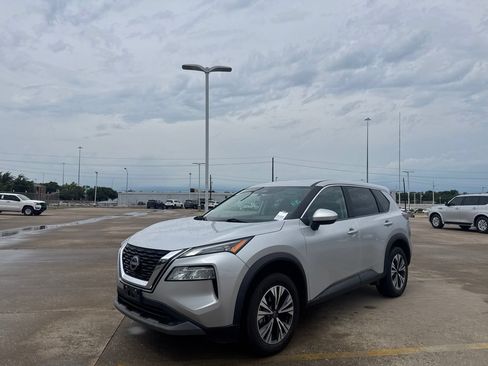 Used 2023 Nissan Rogue SV FWD image 8