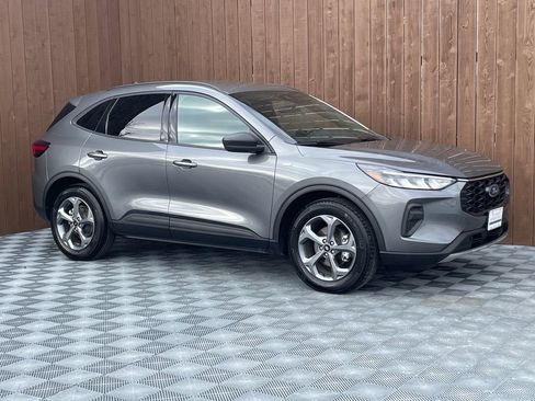 Used 2025 Ford Escape ST-Line image 6