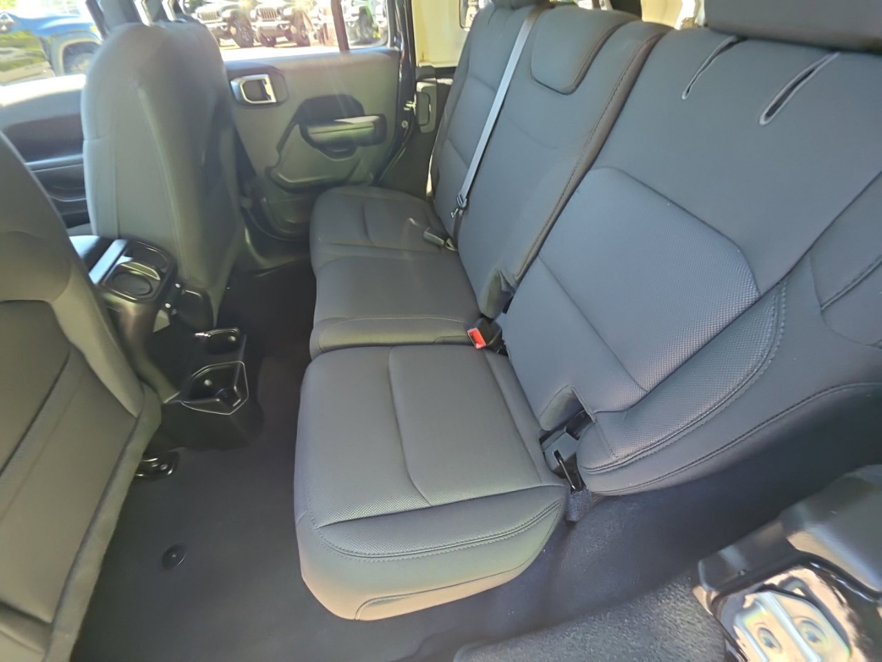 Used 2019 Jeep Wrangler Unlimited Sport S AWD/4WD image 17