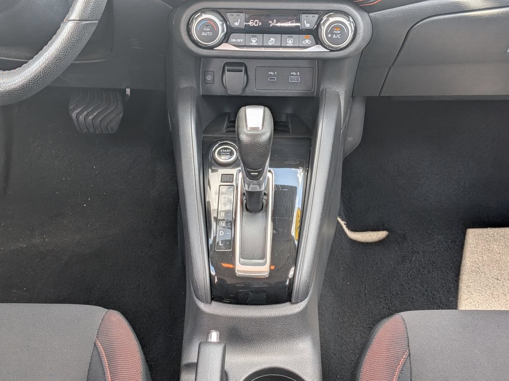 Used 2025 Nissan Versa SR FWD image 19