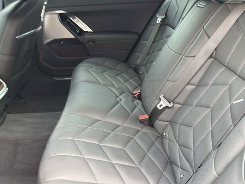 Certified 2025 BMW 760i xDrive AWD/4WD image 14