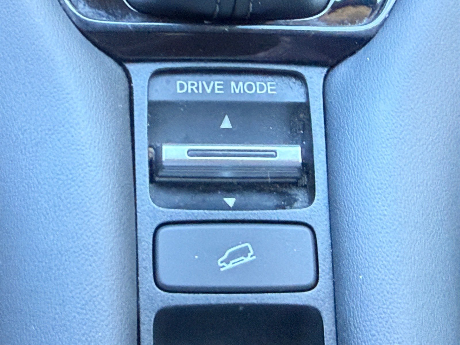 Used 2024 Honda HR-V LX image 35