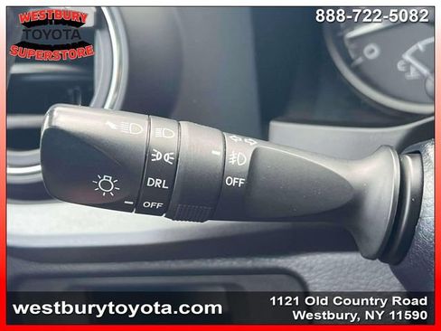 Used 2018 Toyota Tacoma TRD Sport AWD/4WD image 25