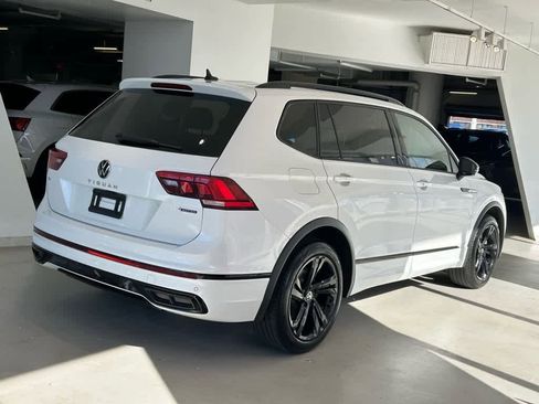 Certified 2023 Volkswagen Tiguan SE R-Line image 4