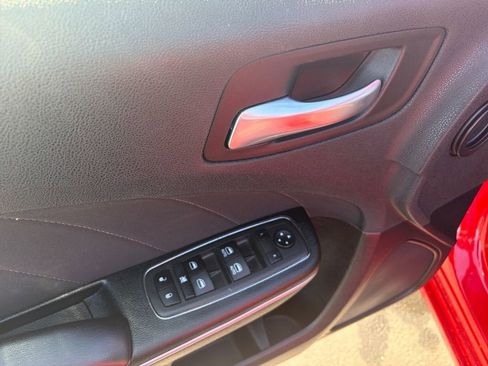 Used 2022 Dodge Charger SXT RWD image 11